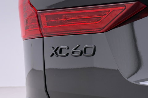 Volvo XC60 T6 Plug-in hybrid Plus Black Edition | ACC | Panoramadak | 360° Camera | Harman/Kardon | Memory | Stoel+Stuurverwarming | 21 inch