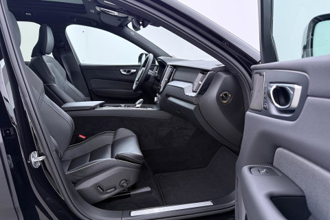 Volvo XC60 T6 Plug-in hybrid Plus Black Edition | ACC | Panoramadak | 360° Camera | Harman/Kardon | Memory | Stoel+Stuurverwarming | 21 inch