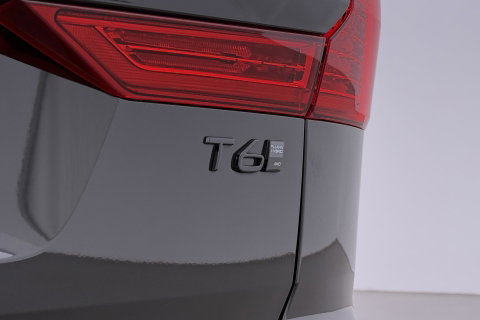 Volvo XC60 T6 Plug-in hybrid Plus Black Edition | ACC | Panoramadak | 360° Camera | Harman/Kardon | Memory | Stoel+Stuurverwarming | 21 inch