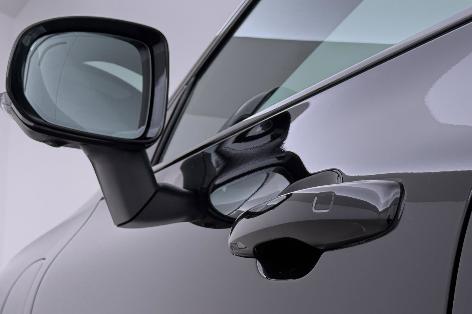 Volvo XC60 T6 Plug-in hybrid Plus Black Edition | ACC | Panoramadak | 360° Camera | Harman/Kardon | Memory | Stoel+Stuurverwarming | 21 inch