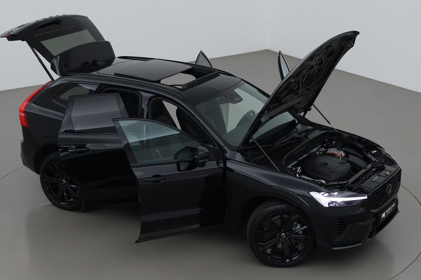 Volvo XC60 T6 Plug-in hybrid Plus Black Edition | ACC | Panoramadak | 360° Camera | Harman/Kardon | Memory | Stoel+Stuurverwarming | 21 inch