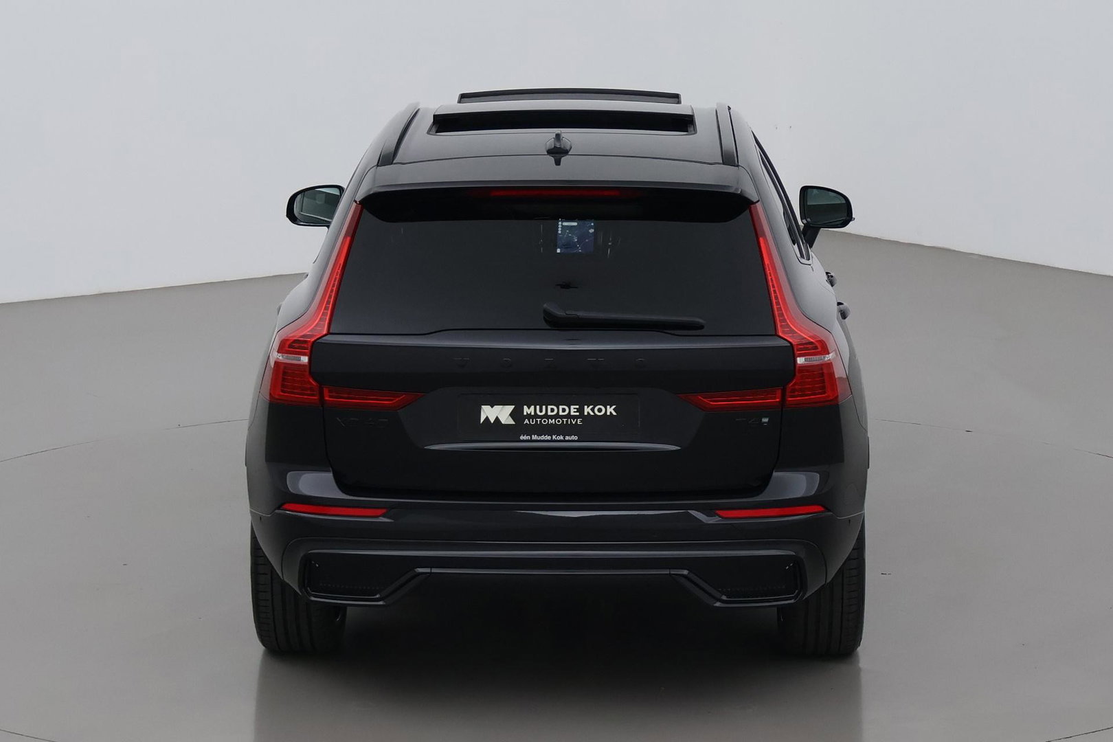 Volvo XC60 T6 Plug-in hybrid Plus Black Edition | ACC | Panoramadak | 360° Camera | Harman/Kardon | Memory | Stoel+Stuurverwarming | 21 inch