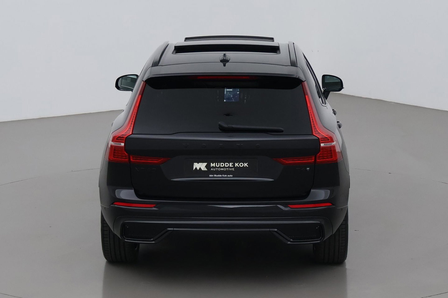 Volvo XC60 T6 Plug-in hybrid Plus Black Edition | ACC | Panoramadak | 360° Camera | Harman/Kardon | Memory | Stoel+Stuurverwarming | 21 inch