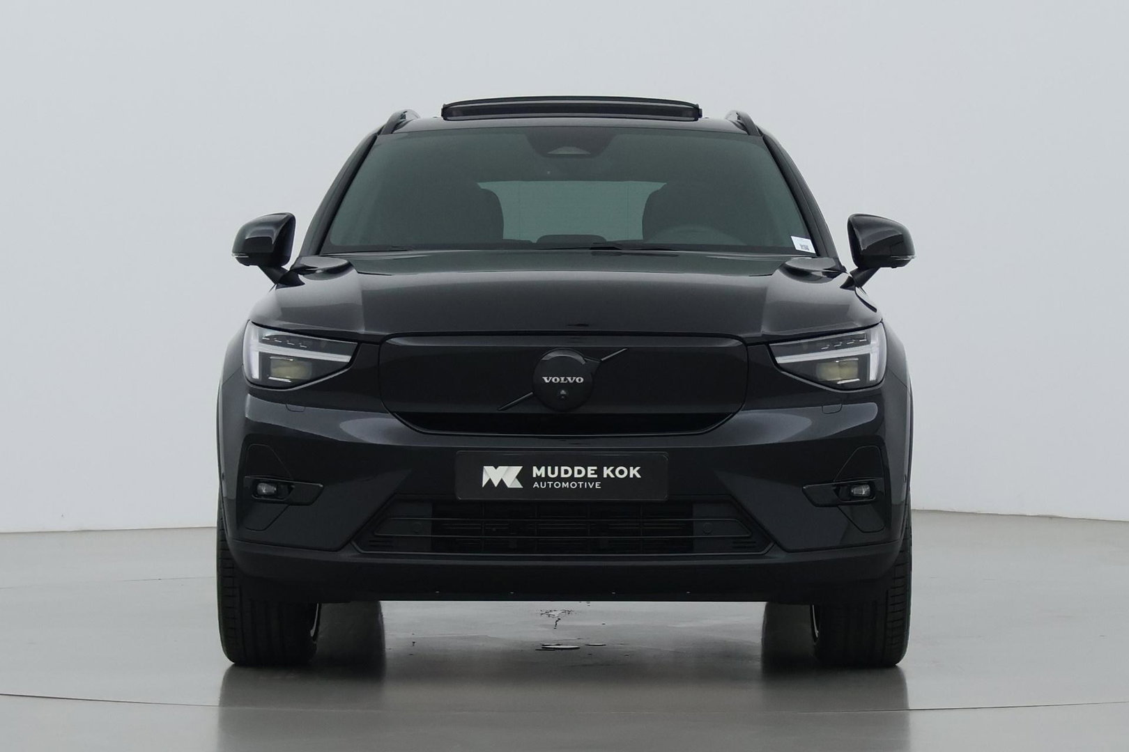 Volvo EX40 Single Motor Extended Range Plus Black Ed. 82 kWh | ACC | Panoramadak | 360° Camera | Harman/Kardon | BLIS | 20 Inch
