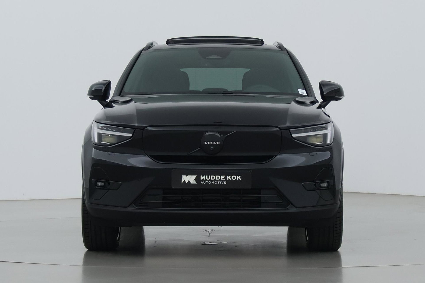 Volvo EX40 Single Motor Extended Range Plus Black Ed. 82 kWh | ACC | Panoramadak | 360° Camera | Harman/Kardon | BLIS | 20 Inch