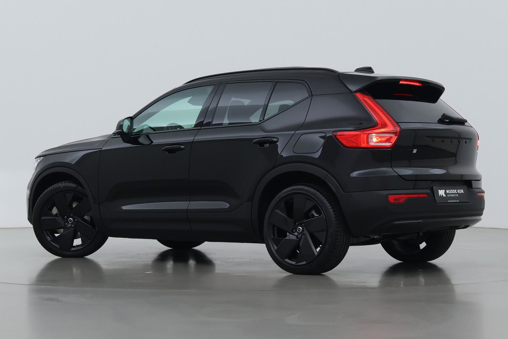 Volvo EX40 Single Motor Extended Range Plus Black Ed. 82 kWh | ACC | Panoramadak | 360° Camera | Harman/Kardon | BLIS | 20 Inch