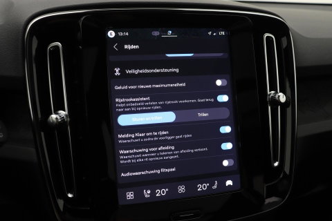 Volvo EX40 Single Motor Extended Range Plus Black Ed. 82 kWh | ACC | Panoramadak | 360° Camera | Harman/Kardon | BLIS | 20 Inch
