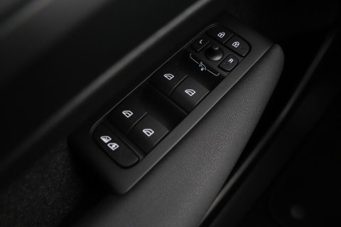 Volvo EX40 Single Motor Extended Range Plus Black Ed. 82 kWh | ACC | Panoramadak | 360° Camera | Harman/Kardon | BLIS | 20 Inch