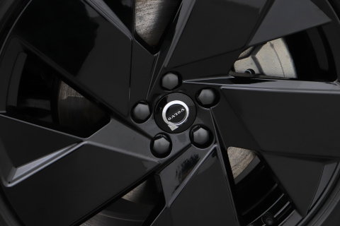 Volvo EX40 Single Motor Extended Range Plus Black Ed. 82 kWh | ACC | Panoramadak | 360° Camera | Harman/Kardon | BLIS | 20 Inch