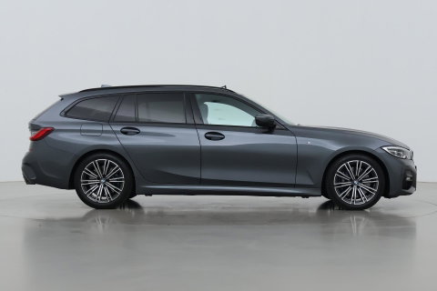 BMW 3 Serie Touring 330i High Executive | M-Sport | Panoramadak | Stoelverwarming | PDC V+A | 18 Inch