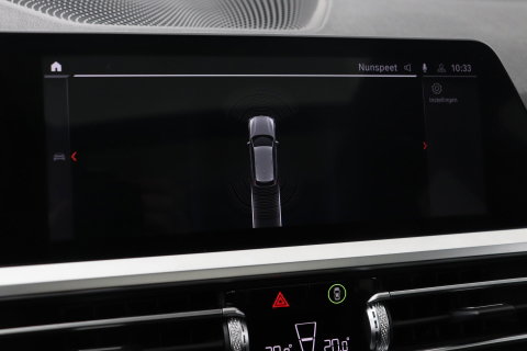 BMW 3 Serie Touring 330i High Executive | M-Sport | Panoramadak | Stoelverwarming | PDC V+A | 18 Inch