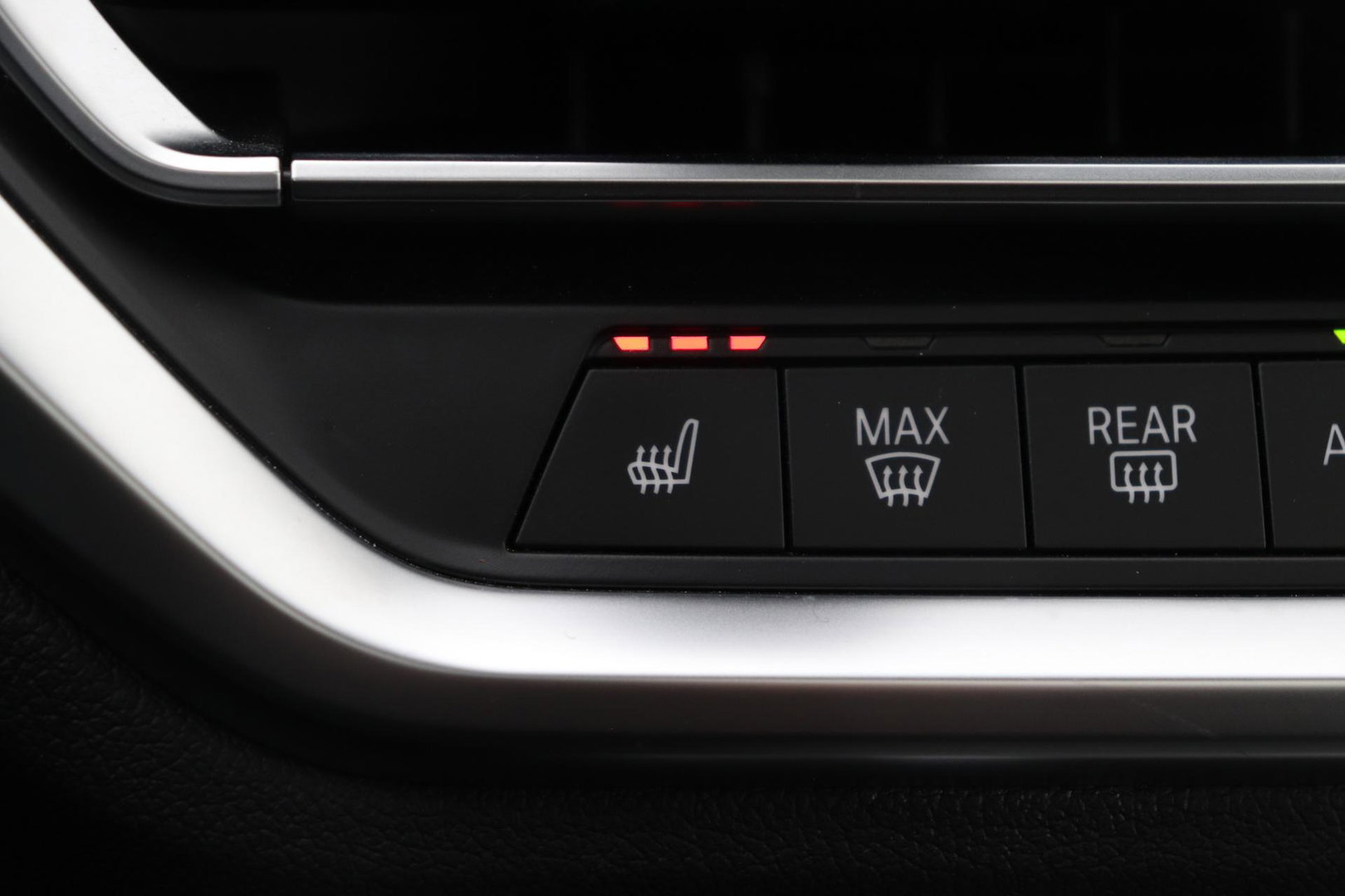 BMW 3 Serie Touring 330i High Executive | M-Sport | Panoramadak | Stoelverwarming | PDC V+A | 18 Inch