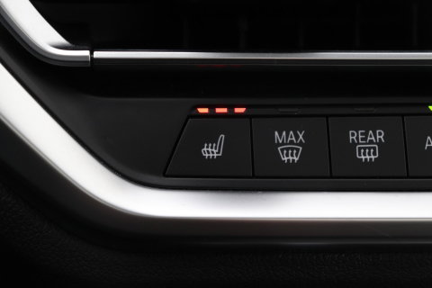 BMW 3 Serie Touring 330i High Executive | M-Sport | Panoramadak | Stoelverwarming | PDC V+A | 18 Inch