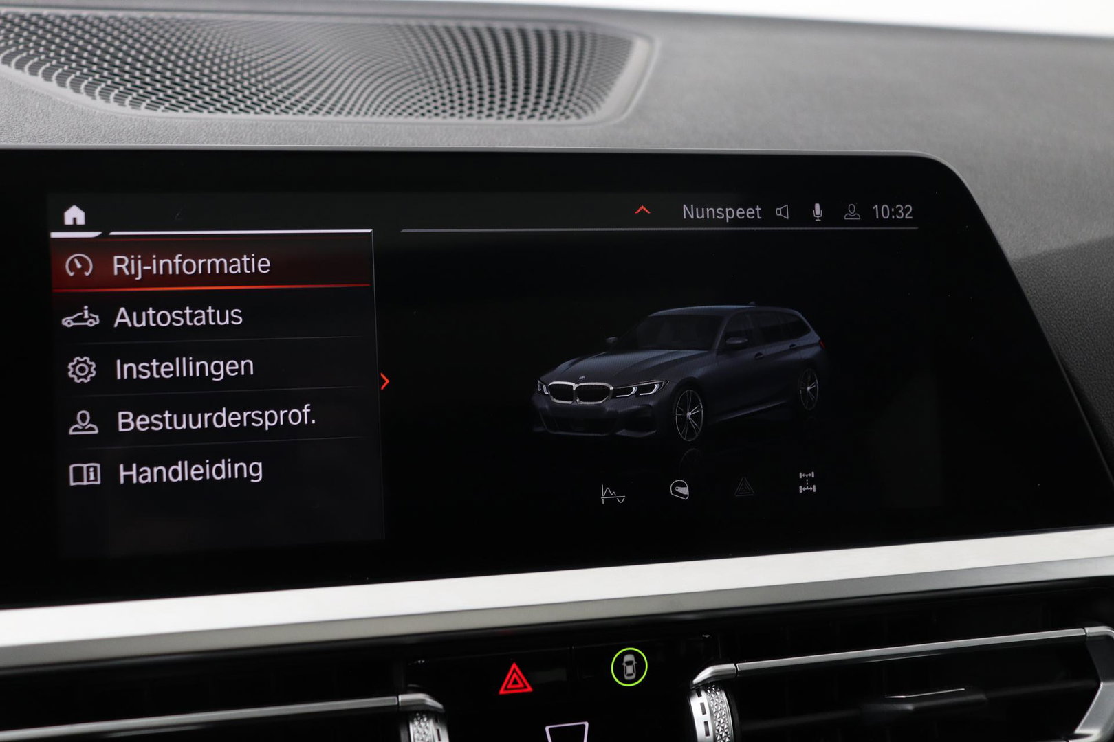 BMW 3 Serie Touring 330i High Executive | M-Sport | Panoramadak | Stoelverwarming | PDC V+A | 18 Inch