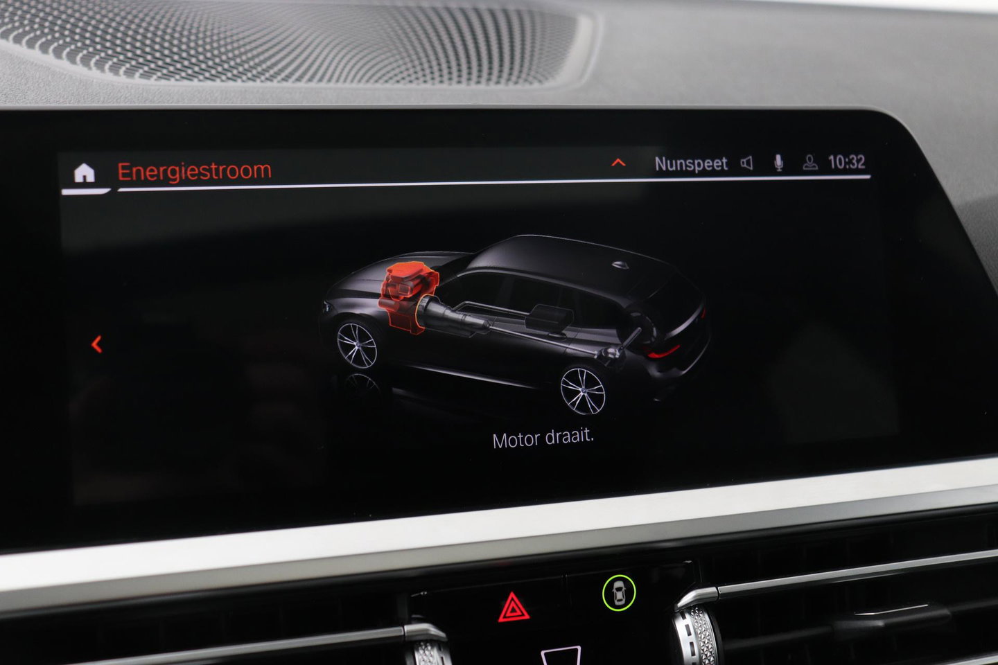 BMW 3 Serie Touring 330i High Executive | M-Sport | Panoramadak | Stoelverwarming | PDC V+A | 18 Inch
