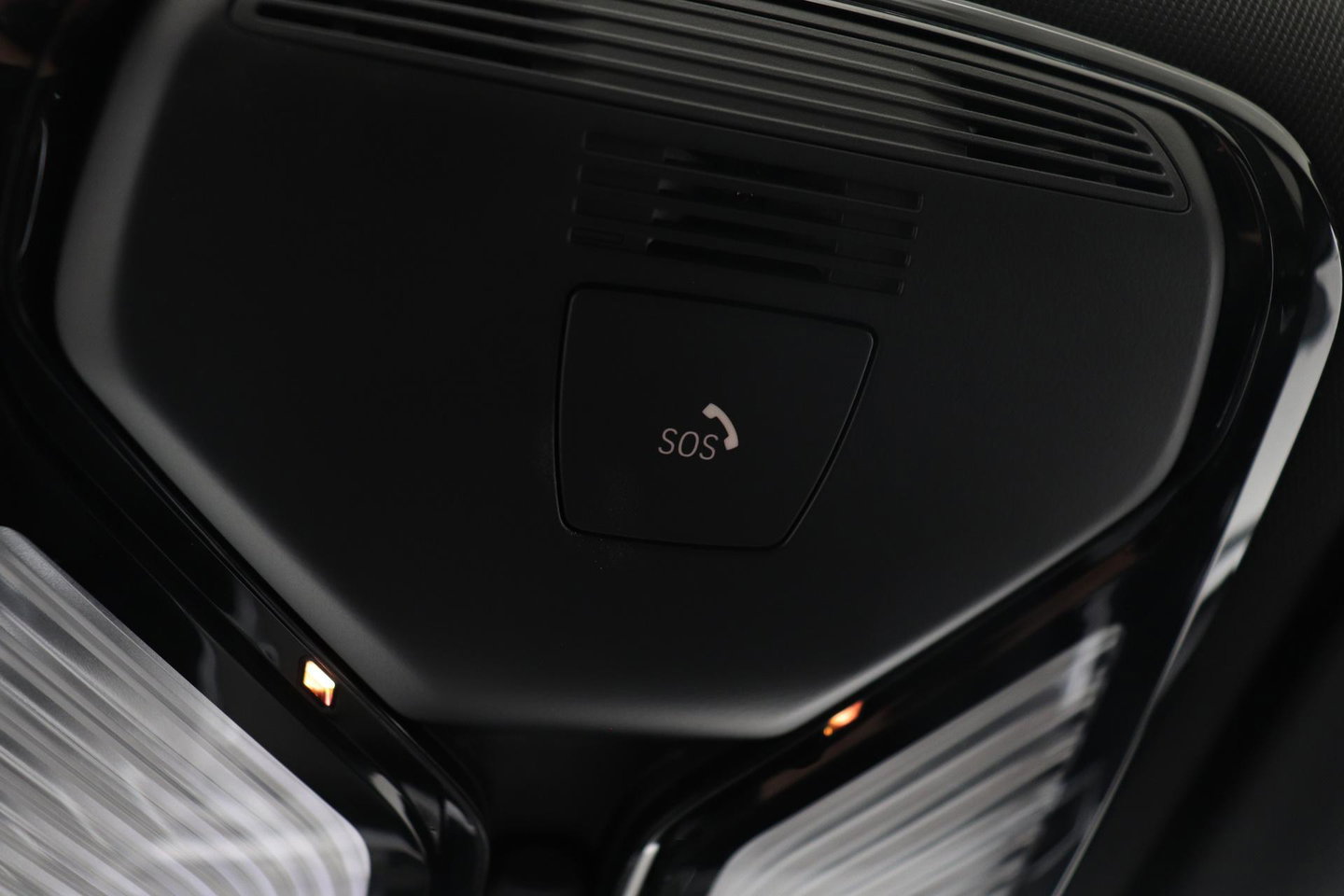 BMW 3 Serie Touring 330i High Executive | M-Sport | Panoramadak | Stoelverwarming | PDC V+A | 18 Inch