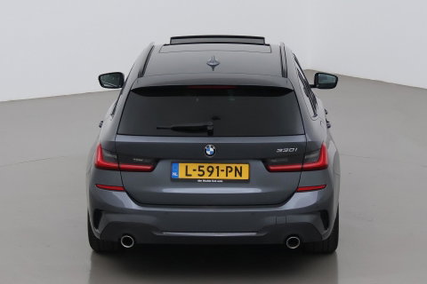BMW 3 Serie Touring 330i High Executive | M-Sport | Panoramadak | Stoelverwarming | PDC V+A | 18 Inch