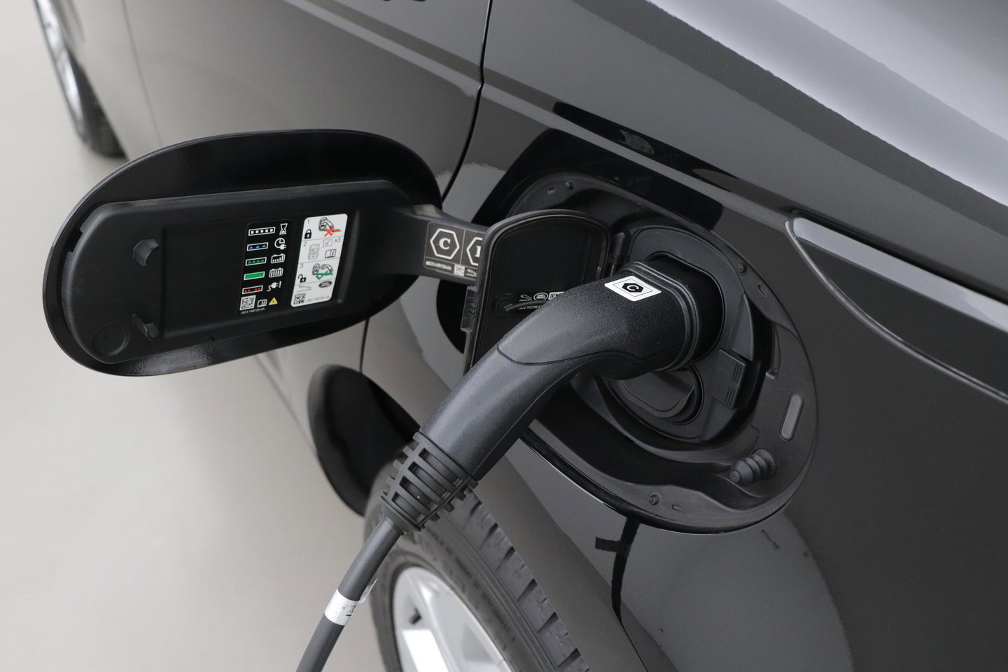 Land Rover Range Rover Evoque P300e AWD S | 360° Camera | Vol-Leder | Stoelverwarming | Getint Glas