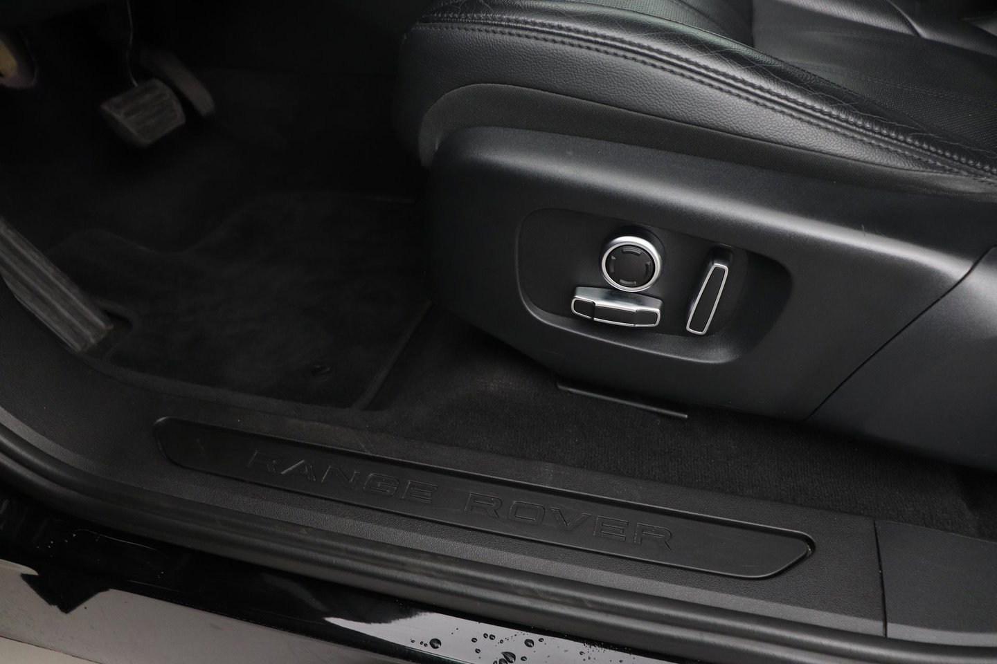 Land Rover Range Rover Evoque P300e AWD S | 360° Camera | Vol-Leder | Stoelverwarming | Getint Glas
