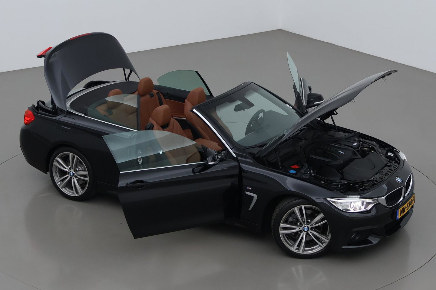 BMW 4 Serie Cabrio 430i Centennial High Executive | M Sport | Harman/Kardon | Nekverwarming | Sportstoelen | Memory | 19” M Velgen