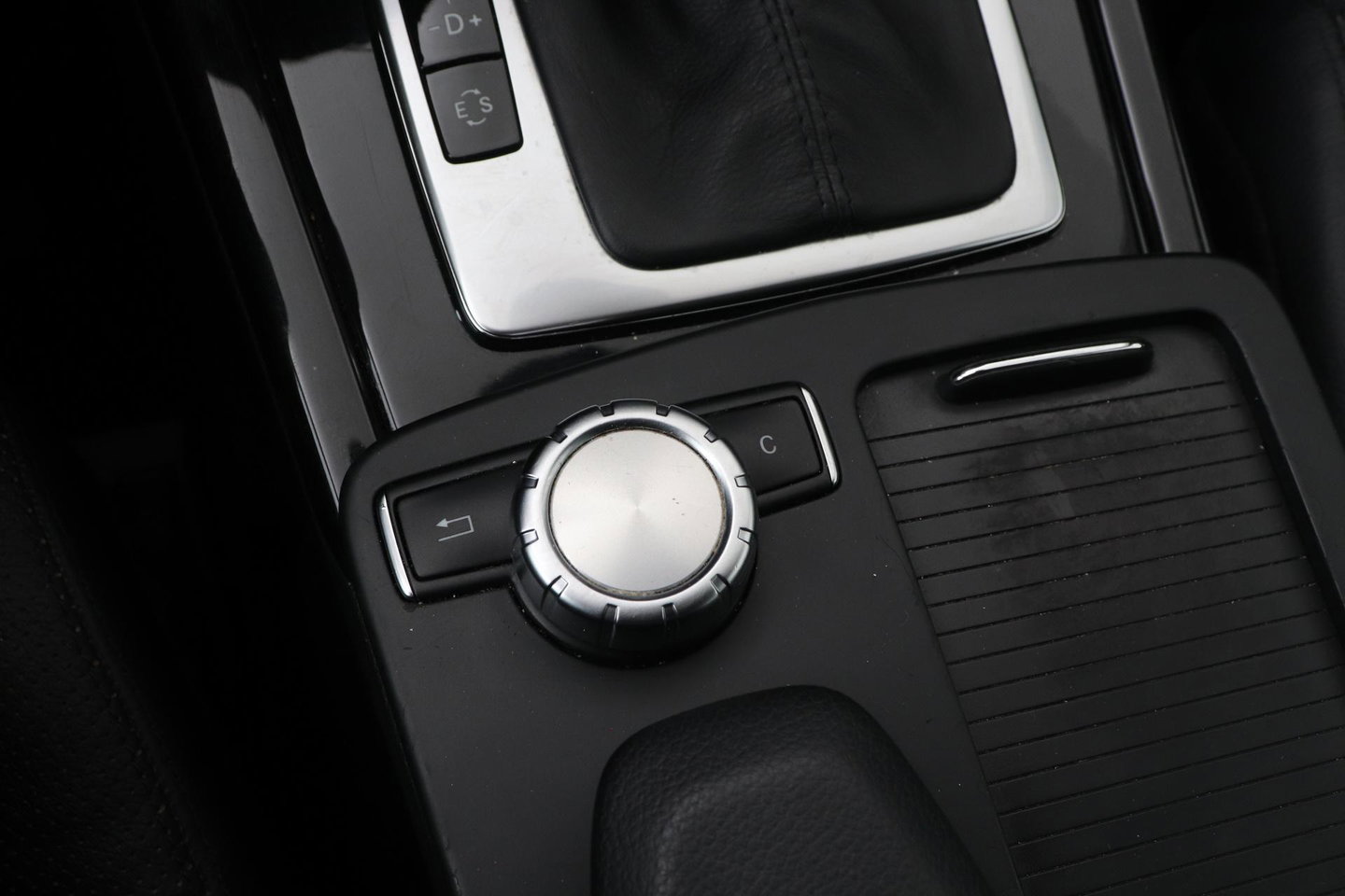 Mercedes-Benz E-Klasse Estate 250 CGI Business Class Avantgarde | Automaat | Bi-Xenon | Parkeersensoren | Leder | Stoelverwarming | Keyless