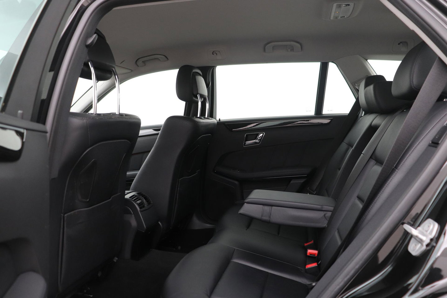 Mercedes-Benz E-Klasse Estate 250 CGI Business Class Avantgarde | Automaat | Bi-Xenon | Parkeersensoren | Leder | Stoelverwarming | Keyless