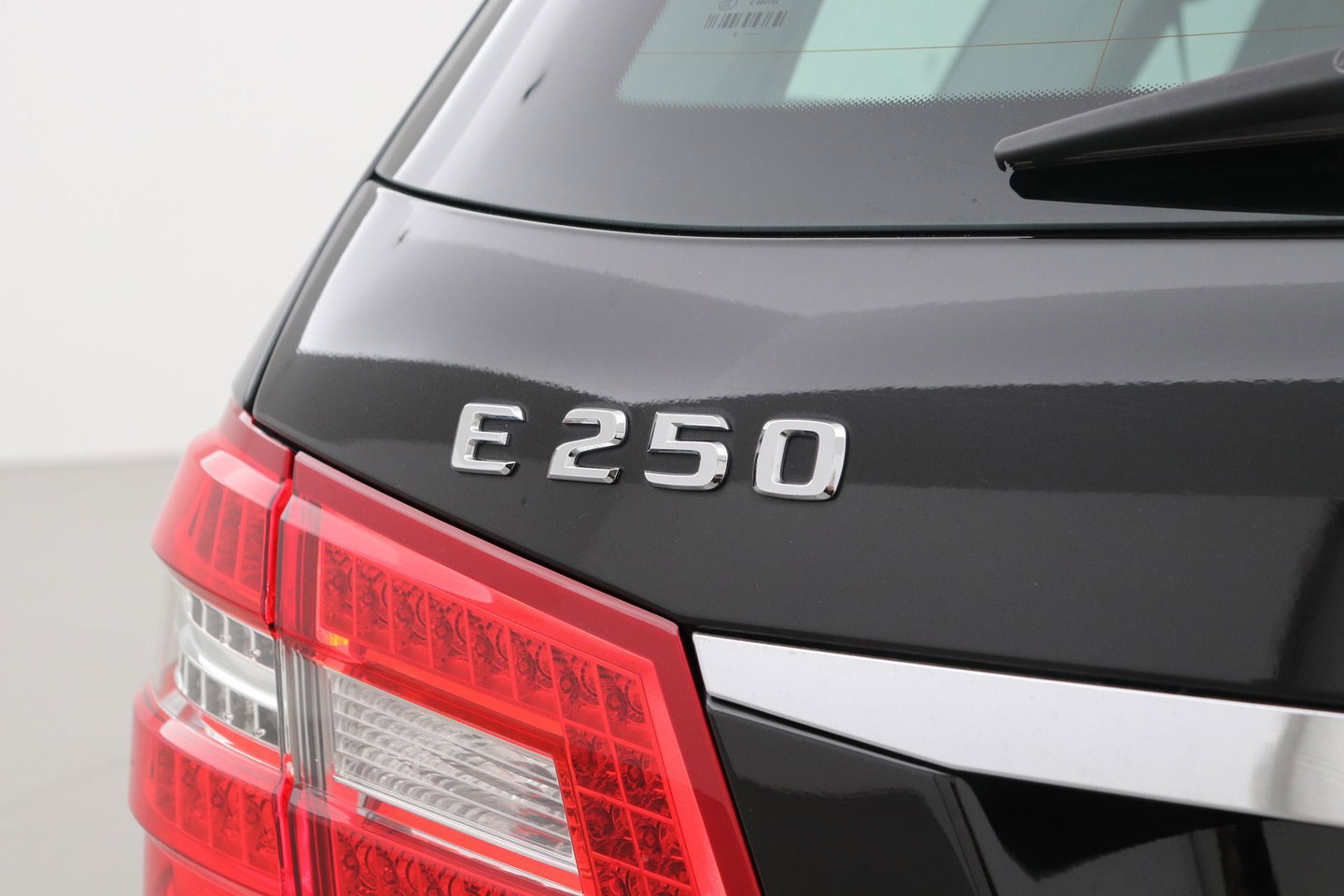 Mercedes-Benz E-Klasse Estate 250 CGI Business Class Avantgarde | Automaat | Bi-Xenon | Parkeersensoren | Leder | Stoelverwarming | Keyless