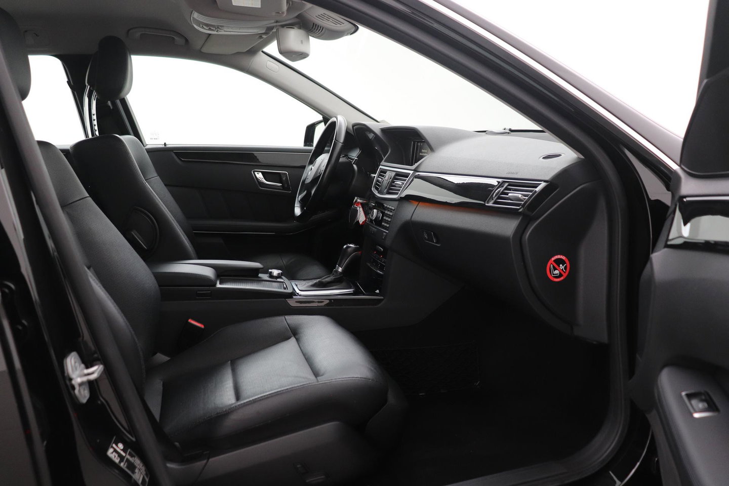 Mercedes-Benz E-Klasse Estate 250 CGI Business Class Avantgarde | Automaat | Bi-Xenon | Parkeersensoren | Leder | Stoelverwarming | Keyless