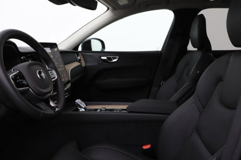 Volvo XC60 T8 Plug-in hybrid Plus Dark | ACC | Harman/Kardon | Panoramadak | Head-Up | Memory | Stoelventilatie