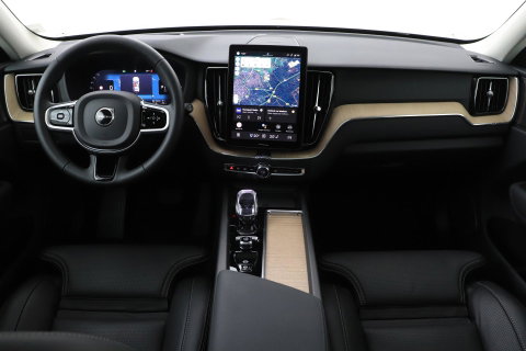 Volvo XC60 T8 Plug-in hybrid Plus Dark | ACC | Harman/Kardon | Panoramadak | Head-Up | Memory | Stoelventilatie