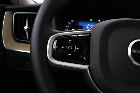 Volvo XC60 T8 Plug-in hybrid Plus Dark | ACC | Harman/Kardon | Panoramadak | Head-Up | Memory | Stoelventilatie