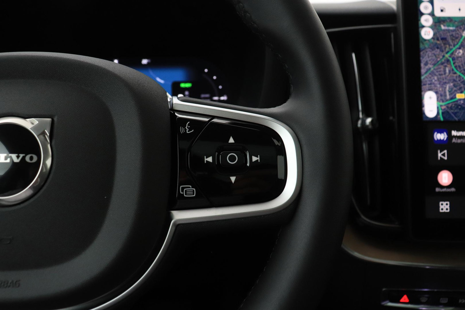 Volvo XC60 T8 Plug-in hybrid Plus Dark | ACC | Harman/Kardon | Panoramadak | Head-Up | Memory | Stoelventilatie