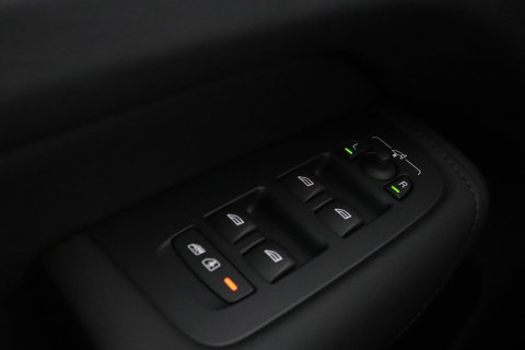 Volvo XC60 T8 Plug-in hybrid Plus Dark | ACC | Harman/Kardon | Panoramadak | Head-Up | Memory | Stoelventilatie