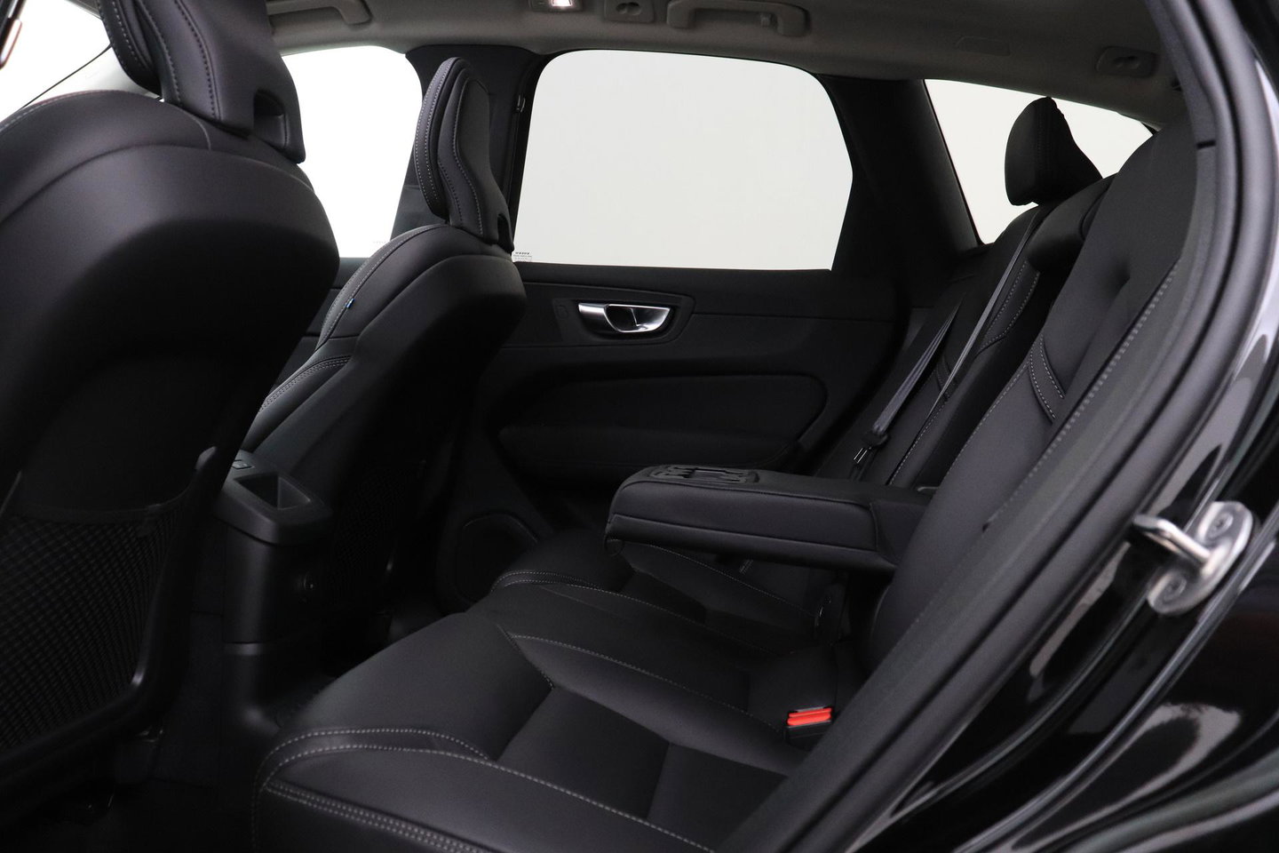 Volvo XC60 T8 Plug-in hybrid Plus Dark | ACC | Harman/Kardon | Panoramadak | Head-Up | Memory | Stoelventilatie