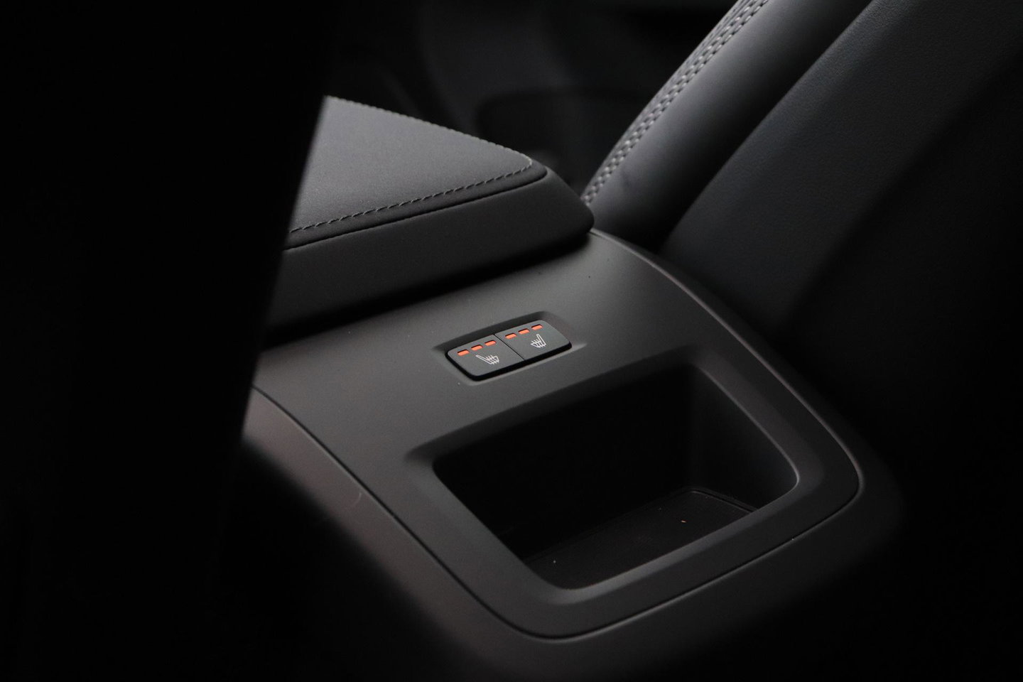Volvo XC60 T8 Plug-in hybrid Plus Dark | ACC | Harman/Kardon | Panoramadak | Head-Up | Memory | Stoelventilatie