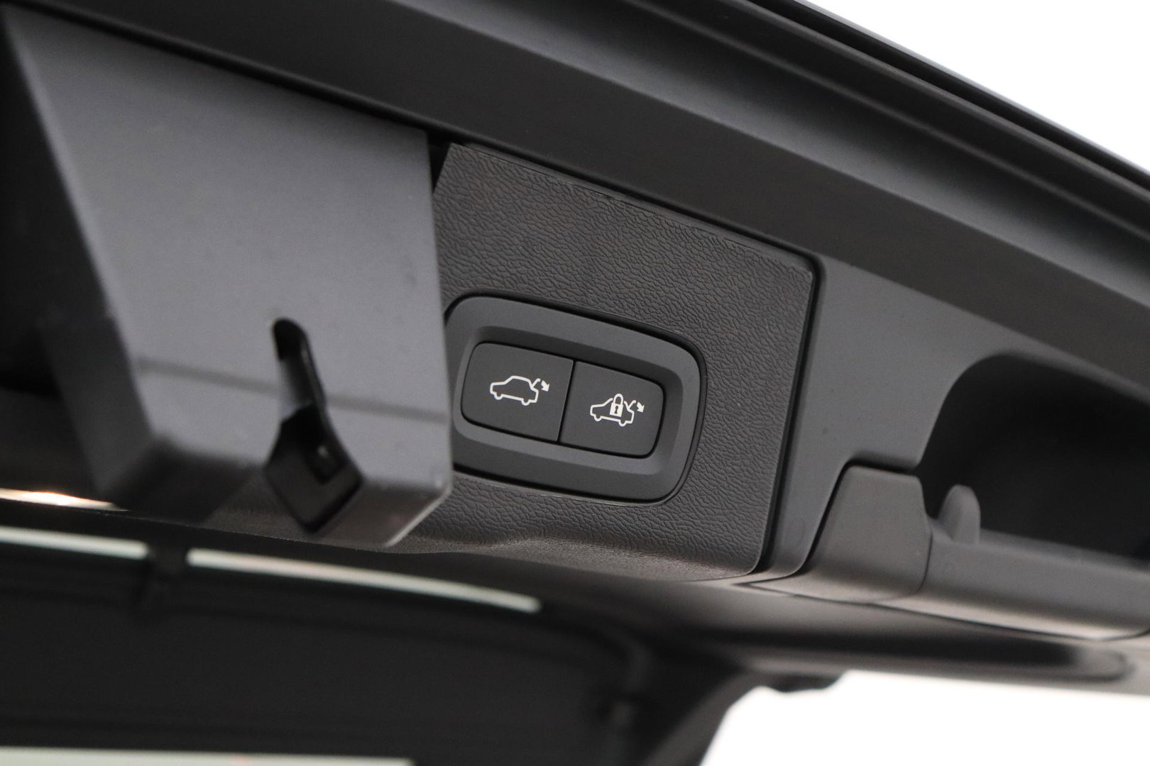 Volvo XC60 T8 Plug-in hybrid Plus Dark | ACC | Harman/Kardon | Panoramadak | Head-Up | Memory | Stoelventilatie