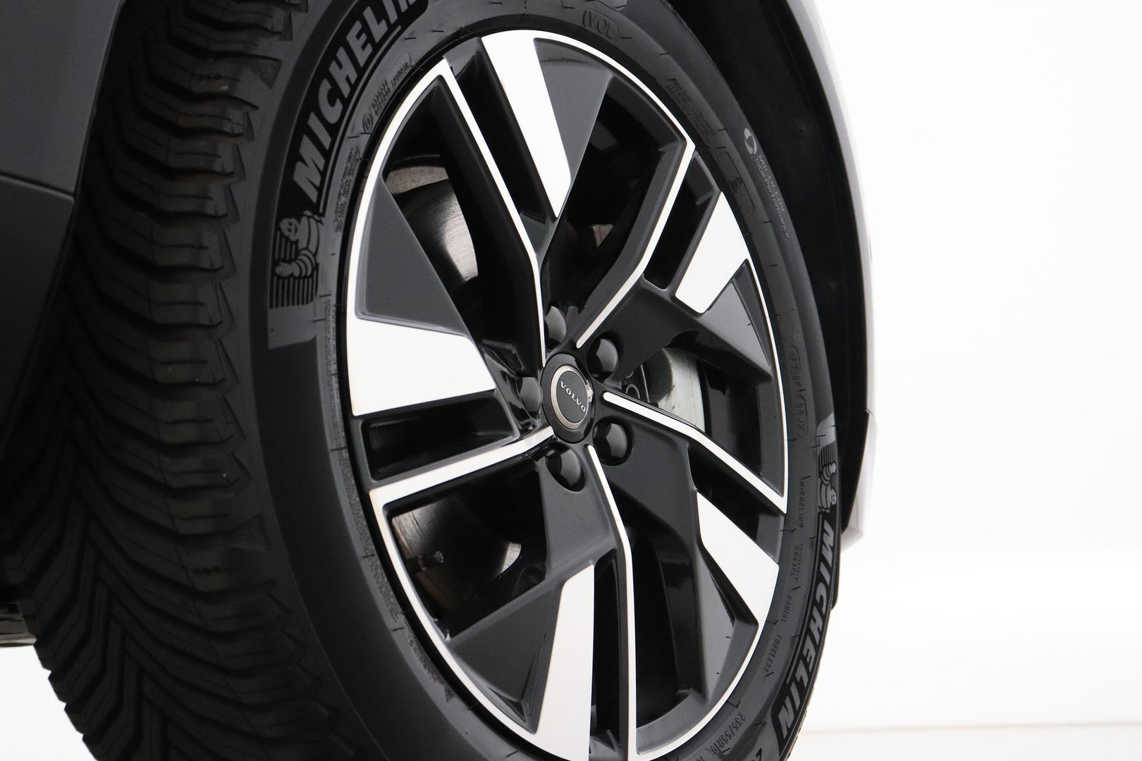 Volvo XC60 T8 Plug-in hybrid Plus Dark | ACC | Harman/Kardon | Panoramadak | Head-Up | Memory | Stoelventilatie