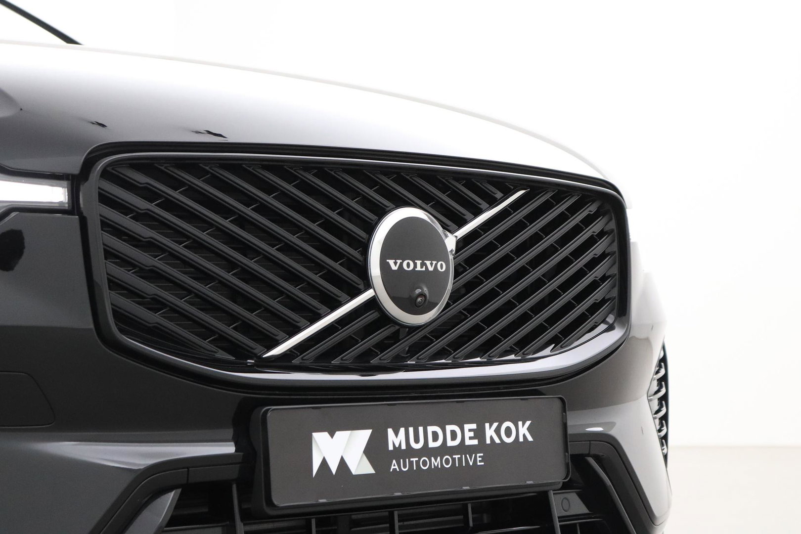 Volvo XC60 T8 Plug-in hybrid Plus Dark | ACC | Harman/Kardon | Panoramadak | Head-Up | Memory | Stoelventilatie