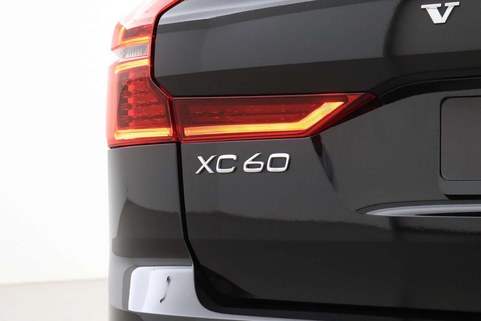 Volvo XC60 T8 Plug-in hybrid Plus Dark | ACC | Harman/Kardon | Panoramadak | Head-Up | Memory | Stoelventilatie