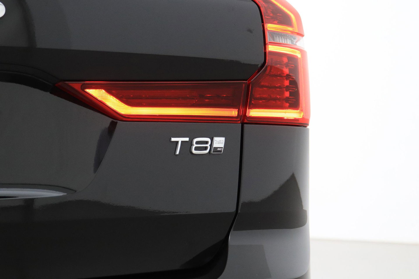 Volvo XC60 T8 Plug-in hybrid Plus Dark | ACC | Harman/Kardon | Panoramadak | Head-Up | Memory | Stoelventilatie
