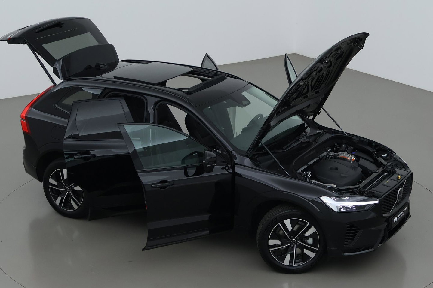 Volvo XC60 T8 Plug-in hybrid Plus Dark | ACC | Harman/Kardon | Panoramadak | Head-Up | Memory | Stoelventilatie