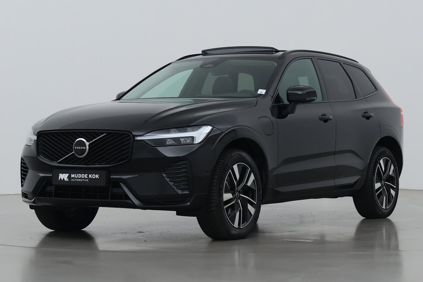 Volvo XC60 T8 Plug-in hybrid Plus Dark | ACC | Harman/Kardon | Panoramadak | Head-Up | Memory | Stoelventilatie