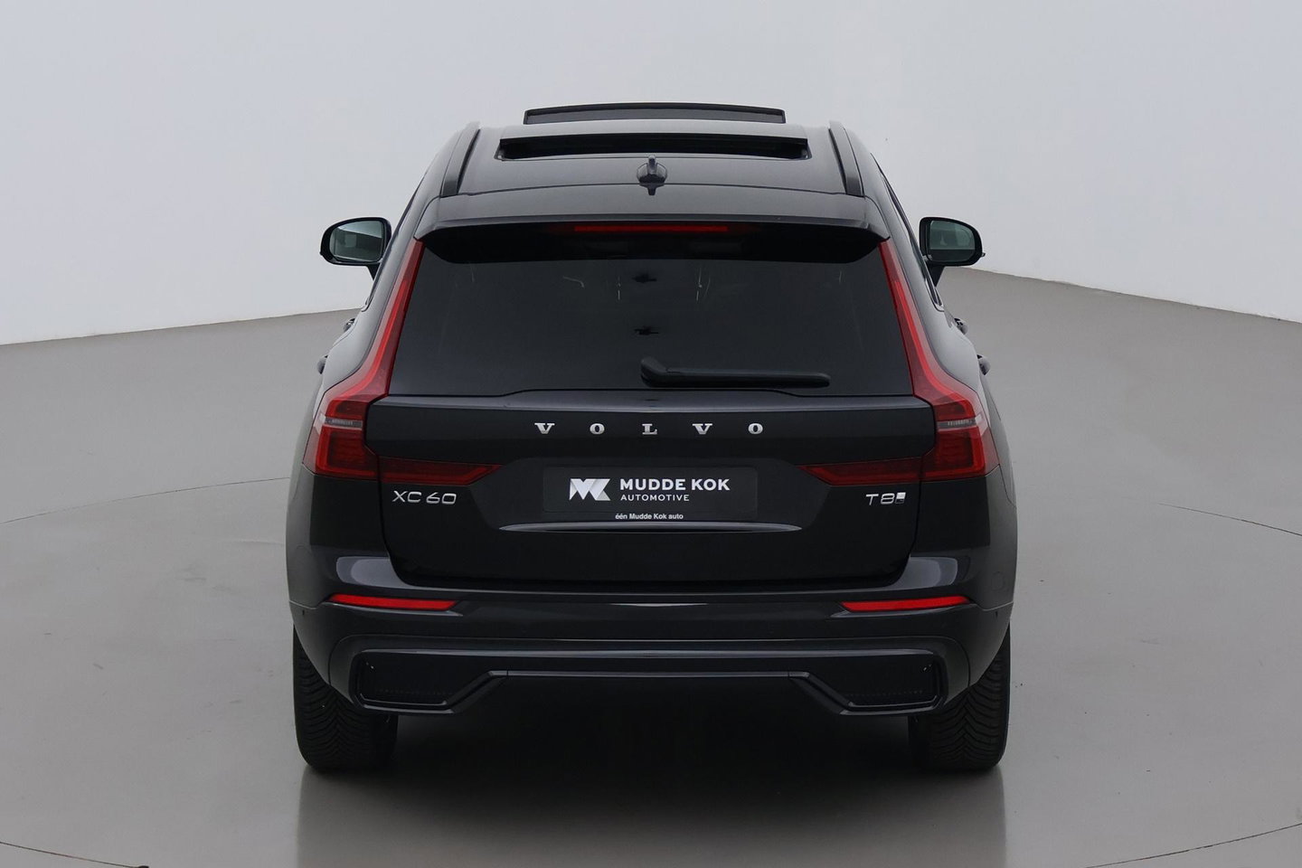 Volvo XC60 T8 Plug-in hybrid Plus Dark | ACC | Harman/Kardon | Panoramadak | Head-Up | Memory | Stoelventilatie