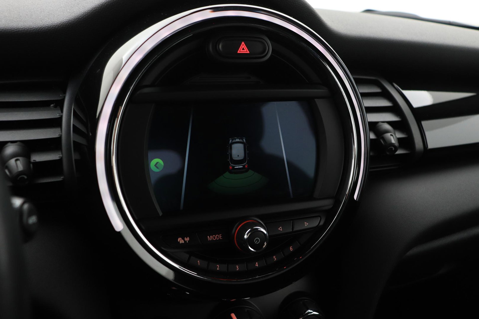 MINI 5-Deurs 1.5 One Salt | Apple Carplay | Airconditioning | PDC Achter | 15 Inch