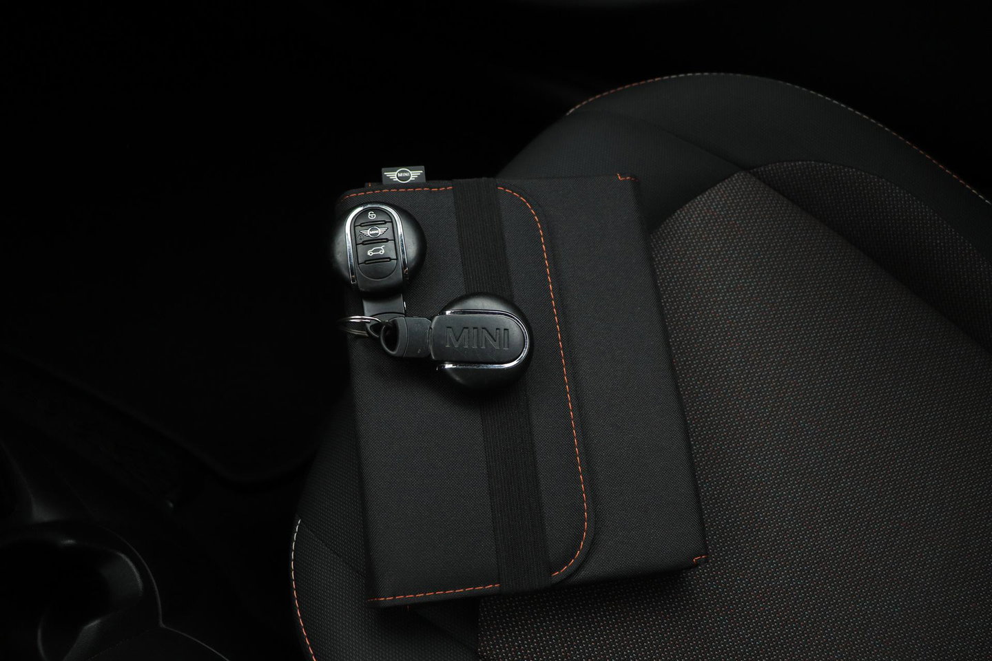 MINI 5-Deurs 1.5 One Salt | Apple Carplay | Airconditioning | PDC Achter | 15 Inch