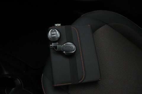 MINI 5-Deurs 1.5 One Salt | Apple Carplay | Airconditioning | PDC Achter | 15 Inch