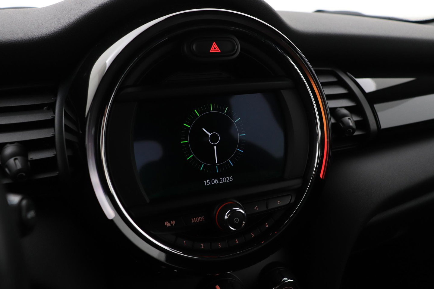 MINI 5-Deurs 1.5 One Salt | Apple Carplay | Airconditioning | PDC Achter | 15 Inch