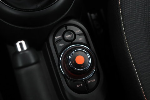 MINI 5-Deurs 1.5 One Salt | Apple Carplay | Airconditioning | PDC Achter | 15 Inch