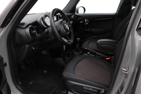 MINI 5-Deurs 1.5 One Salt | Apple Carplay | Airconditioning | PDC Achter | 15 Inch