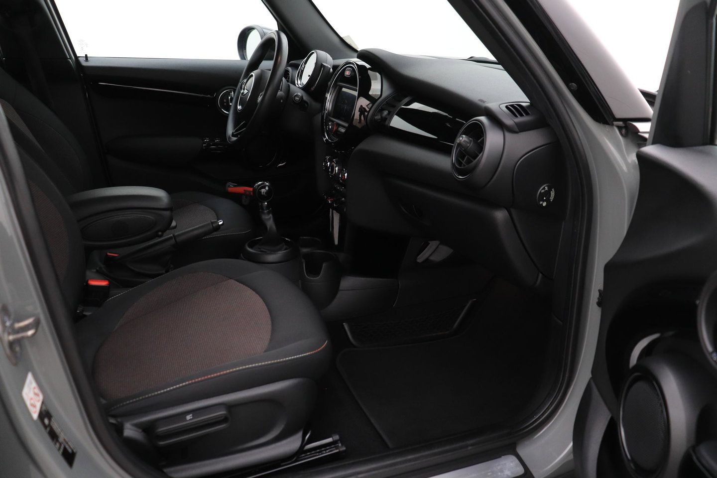 MINI 5-Deurs 1.5 One Salt | Apple Carplay | Airconditioning | PDC Achter | 15 Inch